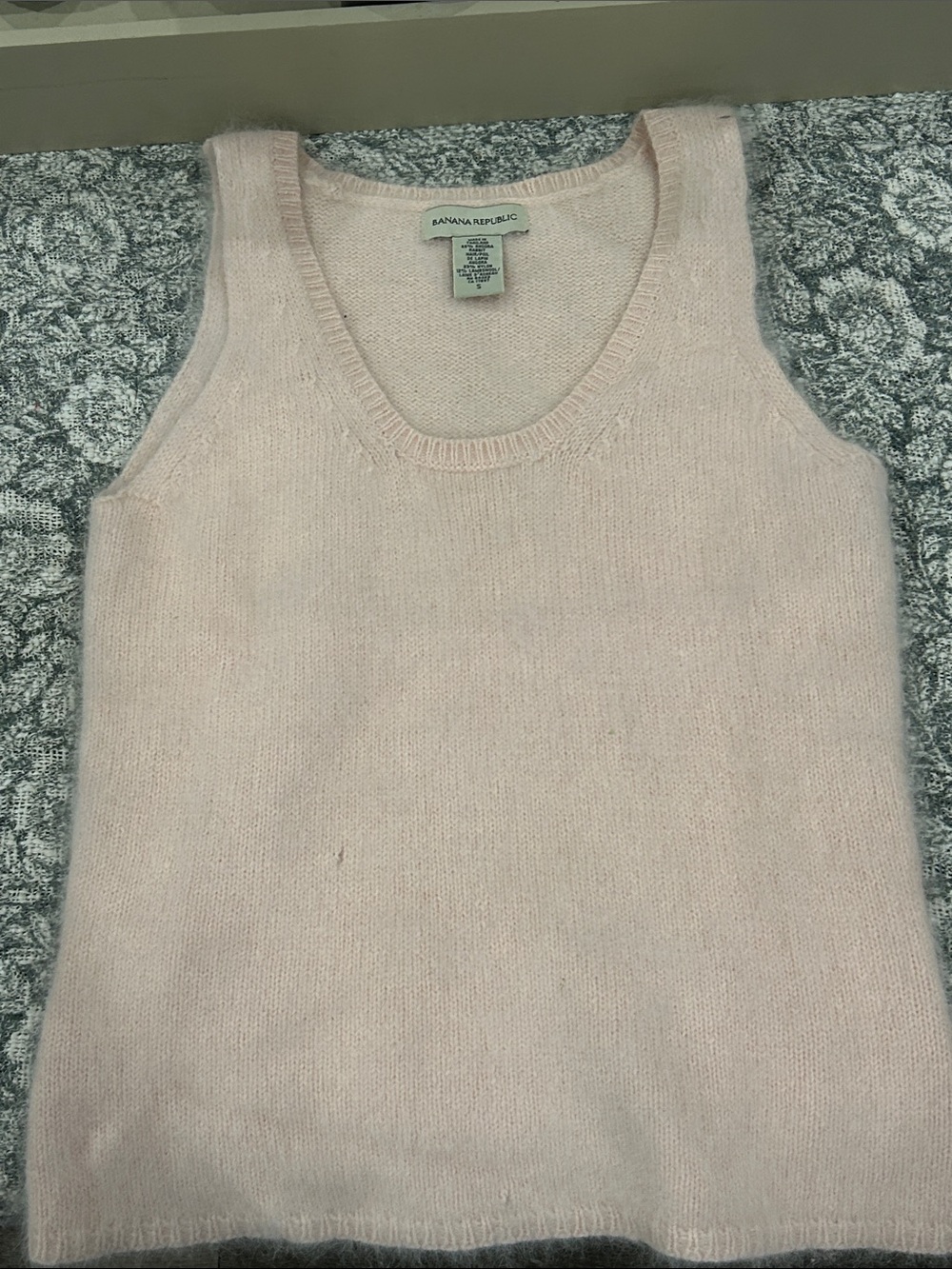 Banana Republic Pale Pink 65% Angora Rabbit-Blend Sleeveless Sweater Tank